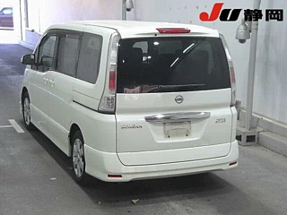NISSAN SERENA 2010