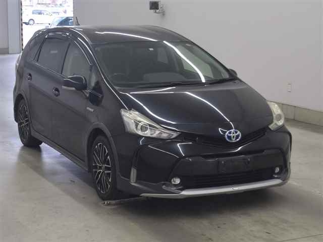 TOYOTA PRIUS ALPHA 2014