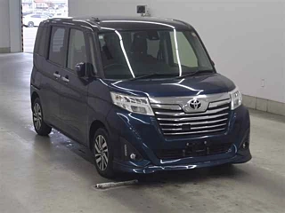 TOYOTA PRIUS ALPHA 2014