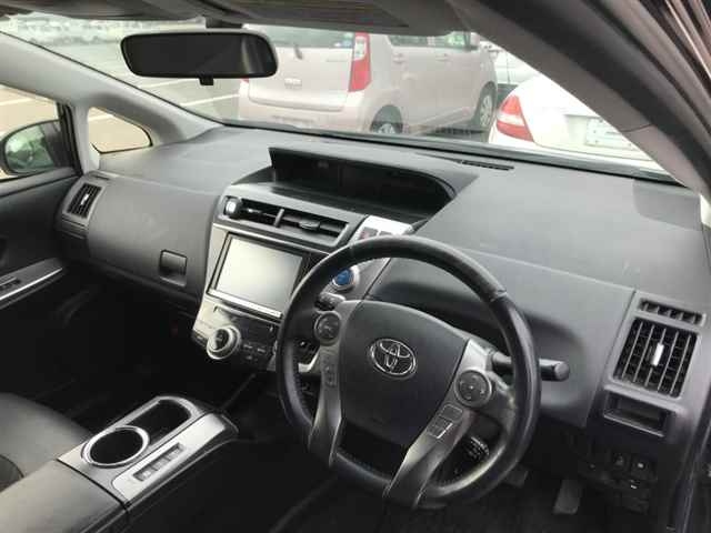 TOYOTA PRIUS ALPHA 2014