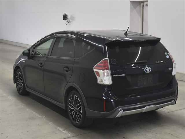 TOYOTA PRIUS ALPHA 2014