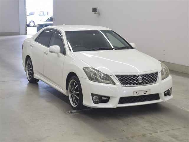 TOYOTA CROWN 2010
