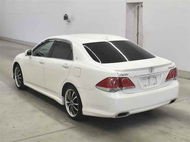 TOYOTA CROWN 2010