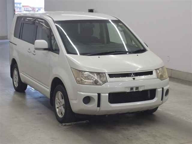 MITSUBISHI DELICA D5 2008