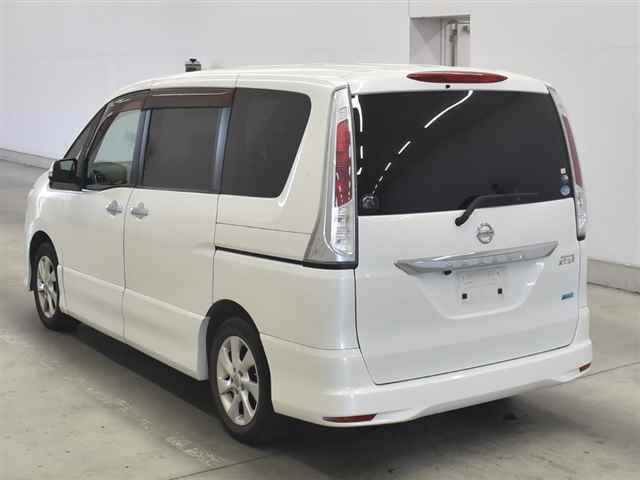 NISSAN SERENA 2011