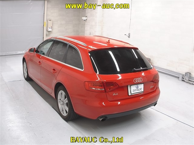 AUDI A4 2011