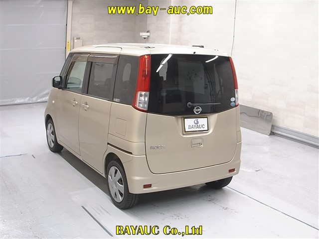 NISSAN ROOX 2010