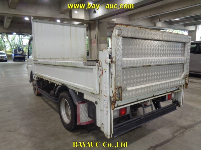 MITSUBISHI CANTER 2011