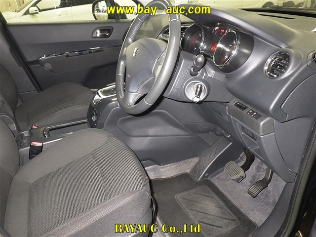 PEUGEOT 5008 2014