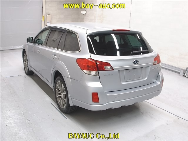 SUBARU LEGACY OUTBACK 2011