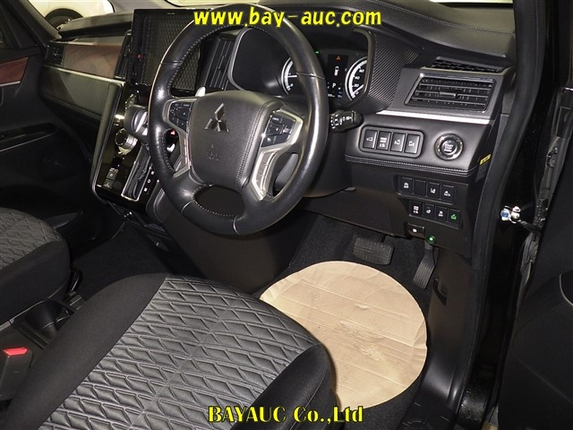 MITSUBISHI DELICA D5 2022