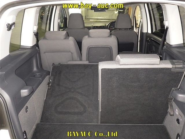 VOLKSWAGEN GOLF TOURAN 2011