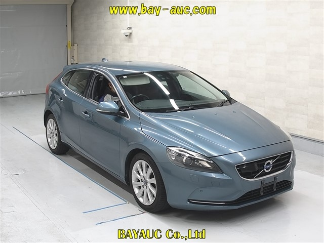 VOLVO V40 2014