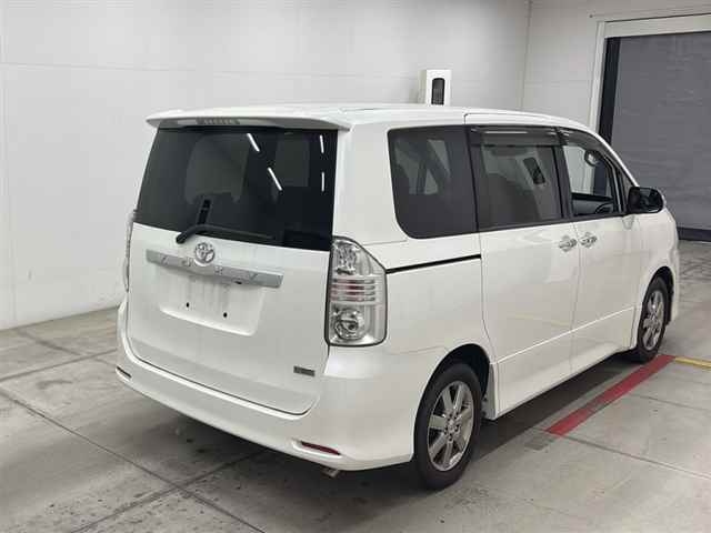 TOYOTA VOXY 2008