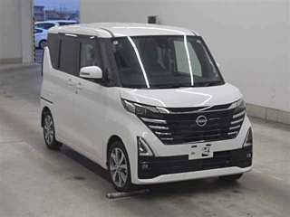NISSAN ROOX 2024