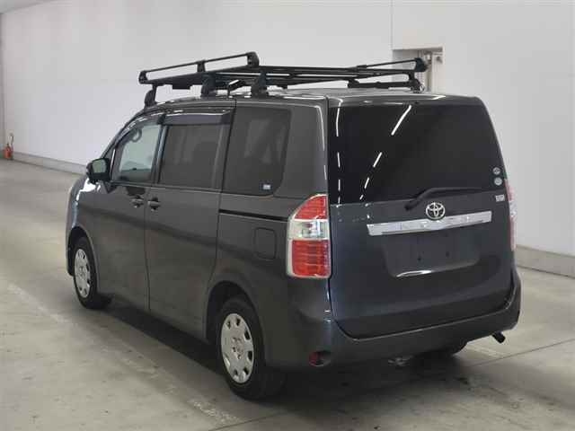 TOYOTA NOAH 2008