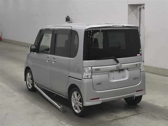 DAIHATSU TANTO 2013