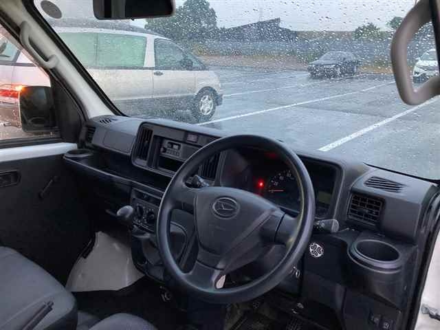 DAIHATSU HIJET VAN 2018