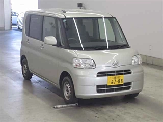 DAIHATSU TANTO 2011