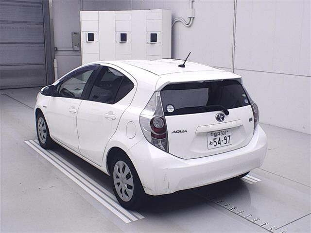 TOYOTA AQUA 2012