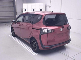 TOYOTA SIENTA 2017