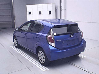 TOYOTA AQUA 2015