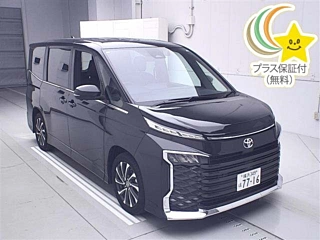 TOYOTA VOXY 2024