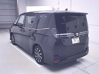TOYOTA VOXY 2024