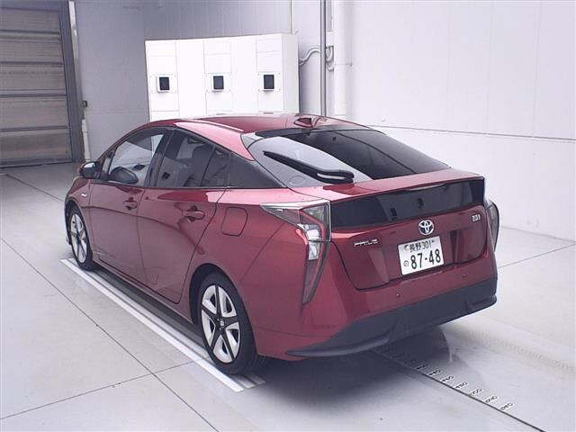 TOYOTA PRIUS 2016