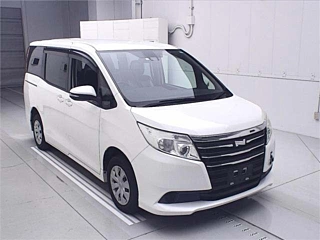TOYOTA NOAH 2016