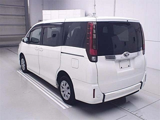 TOYOTA NOAH 2016