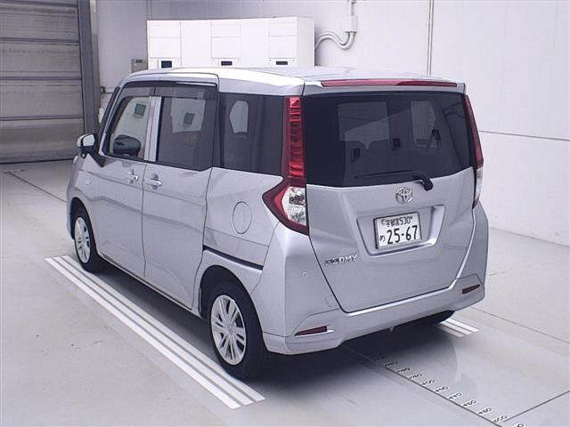 TOYOTA ROOMY 2022