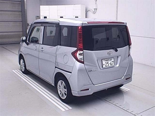 TOYOTA ROOMY 2022