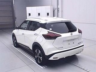 NISSAN KIX 2021