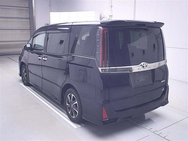 TOYOTA NOAH 2021