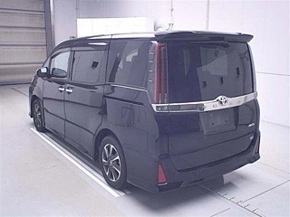 TOYOTA NOAH 2021