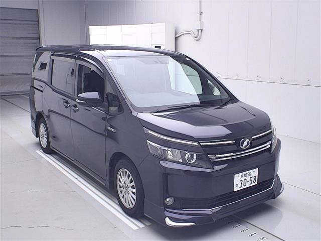 TOYOTA VOXY 2014