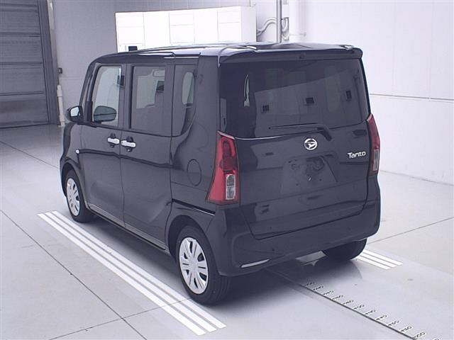 DAIHATSU TANTO 2024