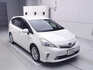 TOYOTA PRIUS ALPHA 2012