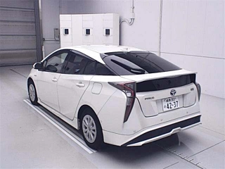 TOYOTA PRIUS 2017