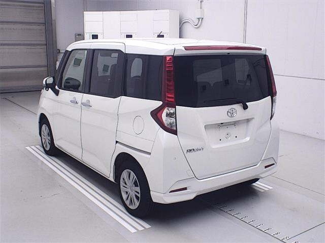 TOYOTA ROOMY 2022