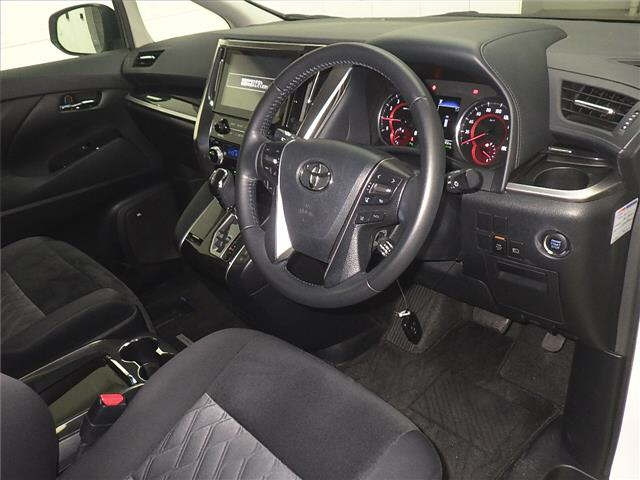 TOYOTA ALPHARD 2018