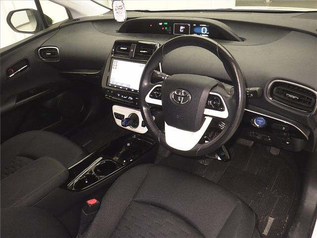 TOYOTA PRIUS PHV 2019