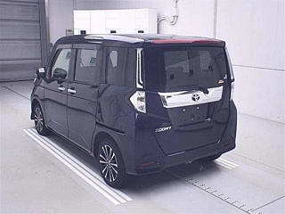 TOYOTA ROOMY 2021