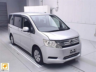 HONDA STEP WAGON 2011