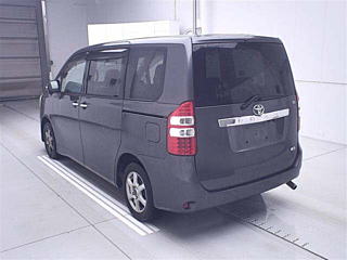 TOYOTA NOAH 2011