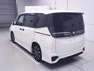 TOYOTA VOXY 2023