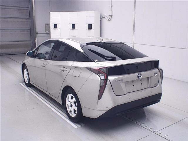 TOYOTA PRIUS 2017