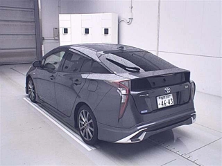 TOYOTA PRIUS 2017