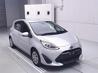 TOYOTA AQUA 2019